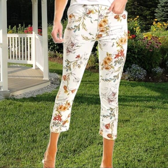 Jen7 by 7 for all mankind! White quality pants with pretty floral design… - Picture 2 of 11